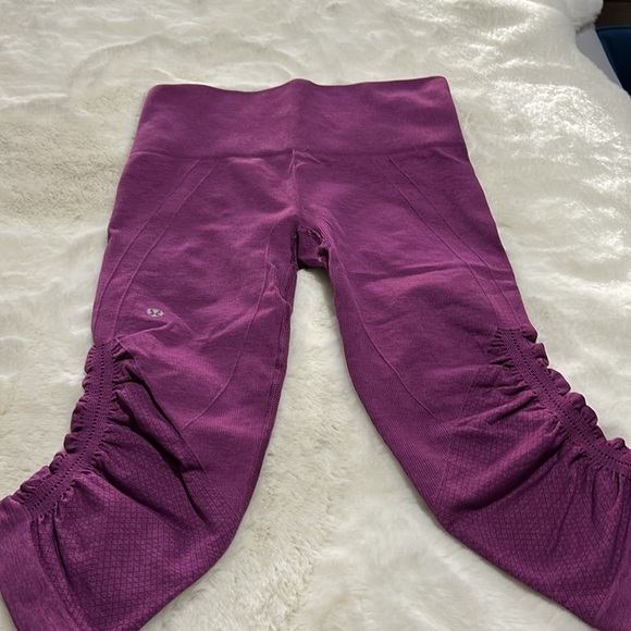 Lululemon In the Flow Ruched Cropped Legging - Picture 2 of 6